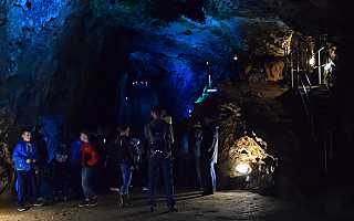 Tourists in Great Cavern