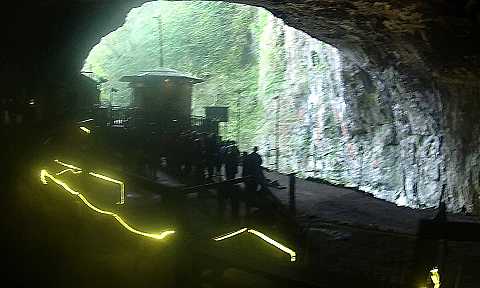 The Vestibule, Peak Cavern.