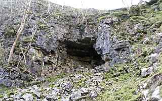 Main entrance to Crackpot Cave